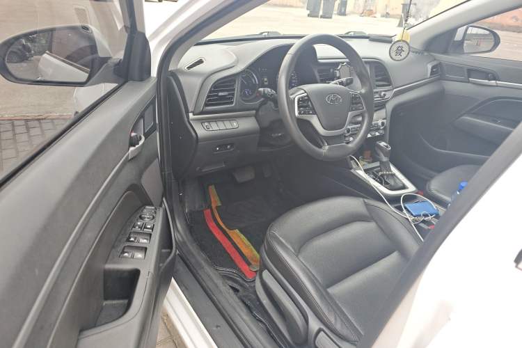 Used Hyundai Elantra PHEV 2019 1.6L PHX Le Xing Edition Interior 3