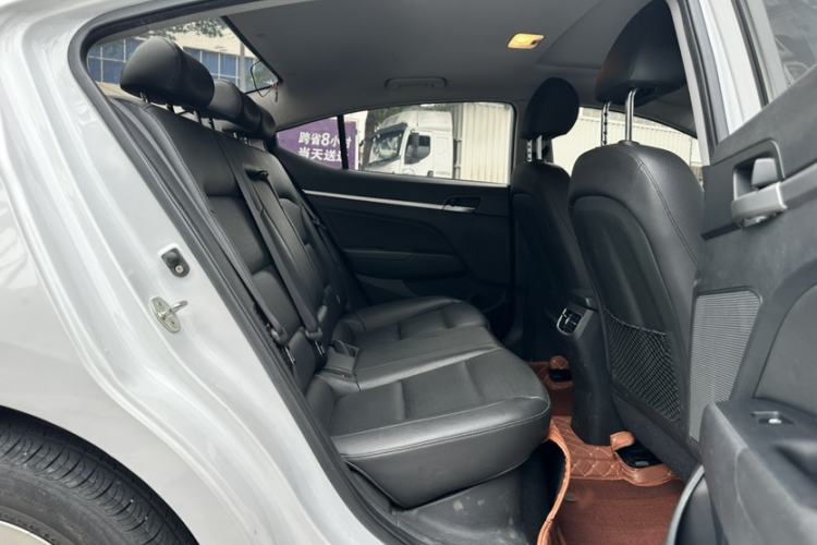Used Hyundai Elantra PHEV 2019 1.6L PHX Le Xing Edition Interior 5