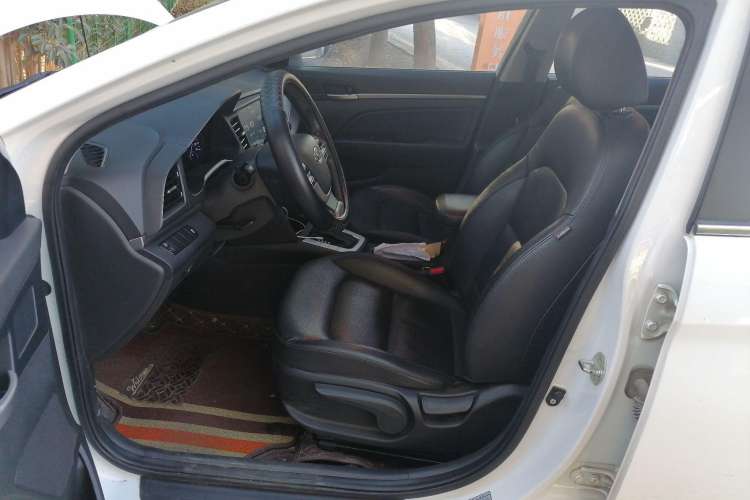 Used Hyundai Elantra PHEV 2019 1.6L PHX Le Xing Edition Left Front Seat