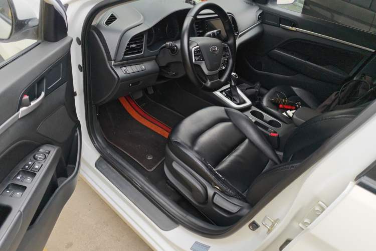 Used Hyundai Elantra PHEV 2019 1.6L PHS Comfort Edition Left Front Seat