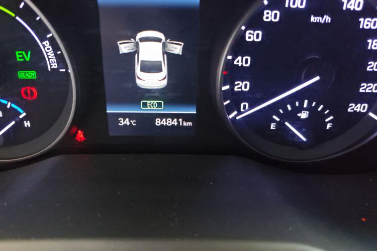 Used Hyundai Elantra PHEV 2019 1.6L PHX Le Xing Edition Odometer Close Up