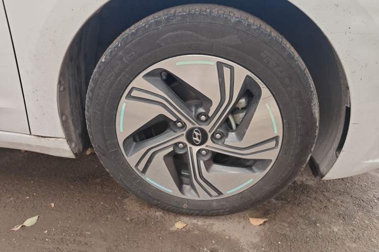 Used Hyundai Elantra PHEV 2019 1.6L PHX Le Xing Edition Right Front Wheel Hub