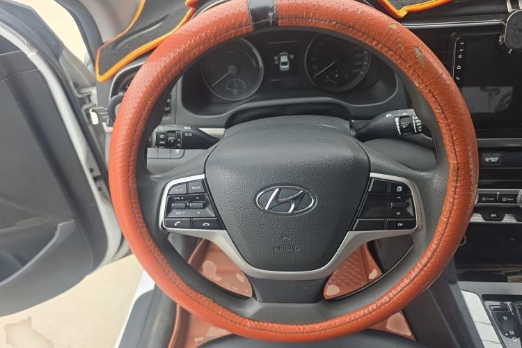 Used Hyundai Elantra PHEV 2019 1.6L PHS Comfort Edition Steering Wheel