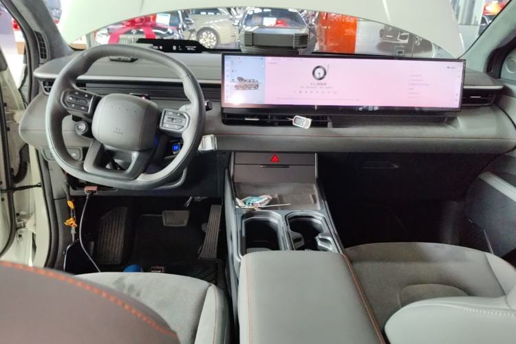Used Hyundai ELEXIO 2025 Model Two-Wheel-Drive TECH Edition 64.2kWh Center Console