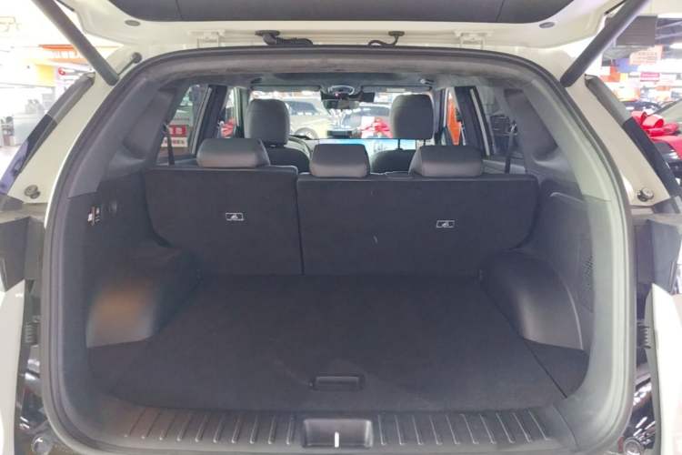 Used Hyundai ELEXIO 2025 Model Two-Wheel-Drive TECH Edition 64.2kWh Trunk