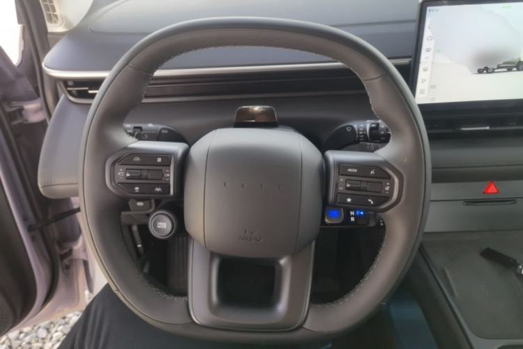 Used Hyundai ELEXIO 2025 Model Two-Wheel-Drive SMART Edition 64.2kWh Steering Wheel