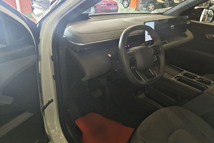 Used Hyundai ELEXIO 2025 Model Two-Wheel-Drive TECH Edition 64.2kWh Driver Seat