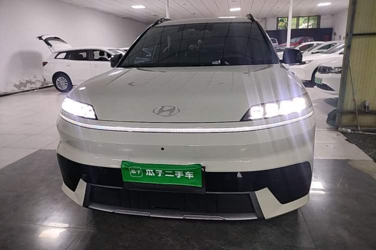 Used Hyundai ELEXIO 2025 Model Two-Wheel-Drive TECH Edition 64.2kWh Front