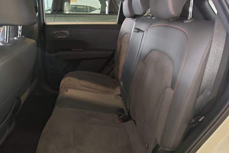 Used Hyundai ELEXIO 2025 Model Two-Wheel-Drive TECH Edition 64.2kWh Left Rear Seat