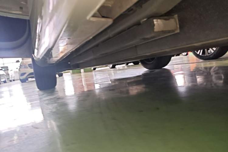Used Hyundai ELEXIO 2025 Model Two-Wheel-Drive TECH Edition 64.2kWh Left Side Sill