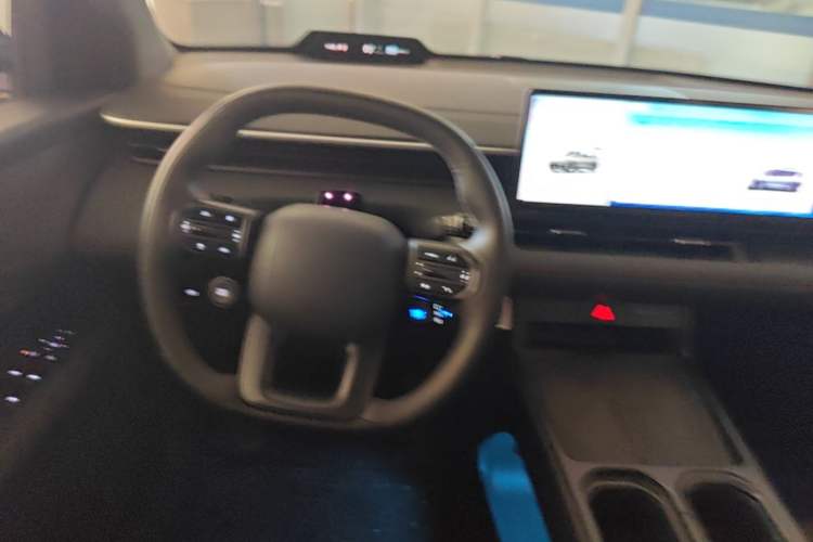 Used Hyundai ELEXIO 2025 Model Two-Wheel-Drive TECH Edition 64.2kWh Steering Wheel