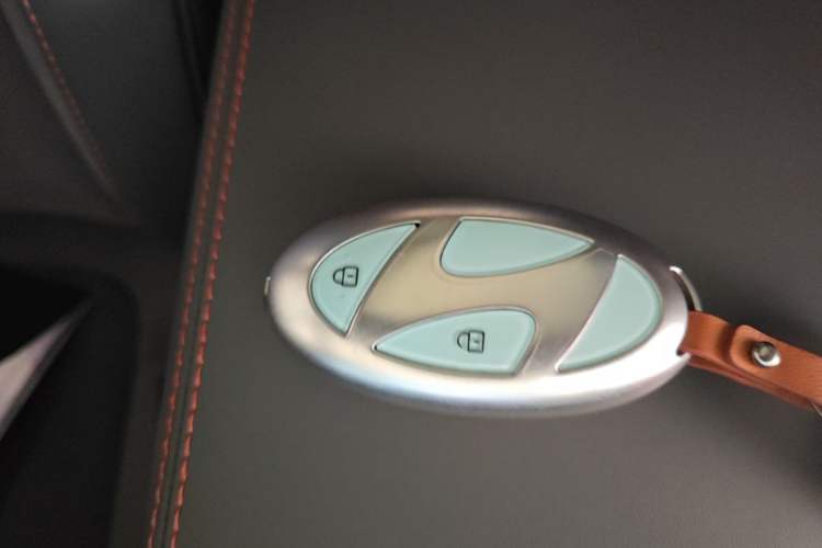 Used Hyundai ELEXIO 2025 Model Two-Wheel-Drive TECH Edition 64.2kWh Vehicle Key