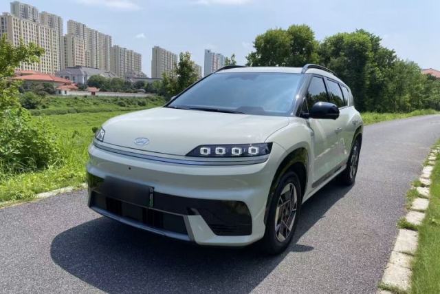 Hyundai ELEXIO 2025 Model Two-Wheel-Drive TECH Edition 64.2kWh مستعملة