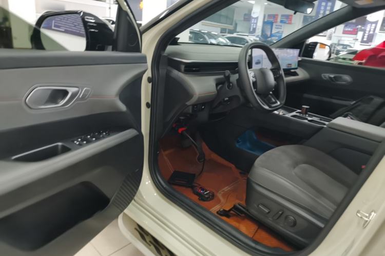 Used Hyundai ELEXIO 2025 Model Two-Wheel-Drive TECH Edition 64.2kWh Driver Seat