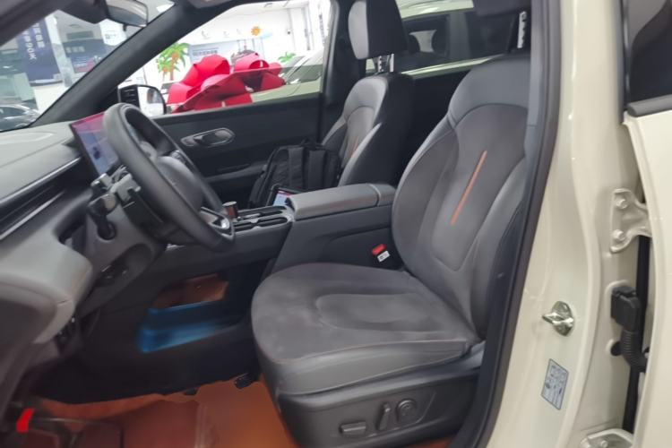 Used Hyundai ELEXIO 2025 Model Two-Wheel-Drive TECH Edition 64.2kWh Left Front Seat