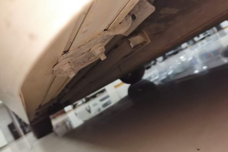 Used Hyundai ELEXIO 2025 Model Two-Wheel-Drive TECH Edition 64.2kWh Left Side Sill