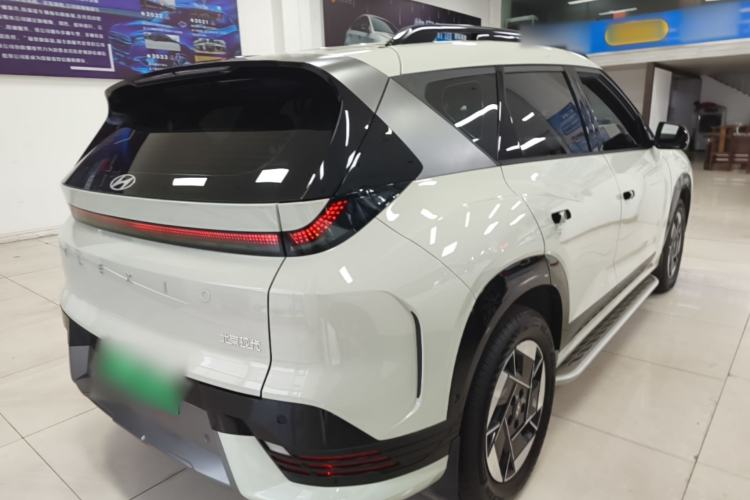 Used Hyundai ELEXIO 2025 Model Two-Wheel-Drive TECH Edition 64.2kWh Rear Right 45 Deg