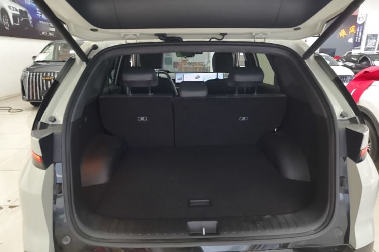 Used Hyundai ELEXIO 2025 Model Two-Wheel-Drive TECH Edition 64.2kWh Trunk