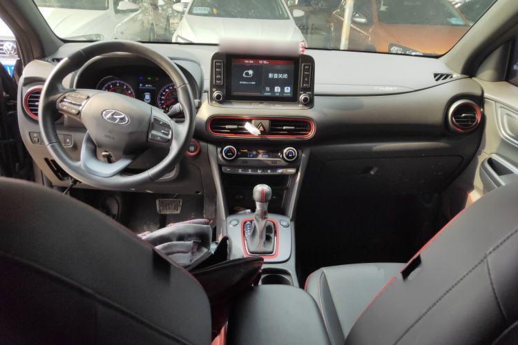 Used Hyundai ENCINO 2019 1.6T Iron Man Edition Center Console