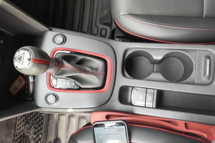 Used Hyundai ENCINO 2019 1.6T Iron Man Edition Gear Lever