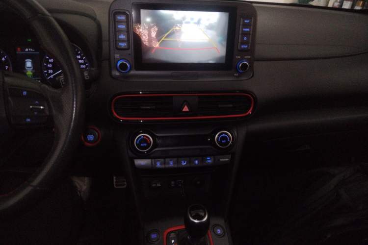 Used Hyundai ENCINO 2018 1.6T Dual-Clutch ZhiPao Edition China V Standard Audio And AC Panel