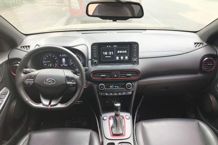 Used Hyundai ENCINO 2018 1.6T Dual-Clutch ZhiPao Edition China V Standard Center Console