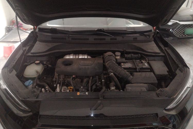 Used Hyundai ENCINO 2018 1.6T Dual-Clutch ZhiPao Edition China V Standard Engine Bay