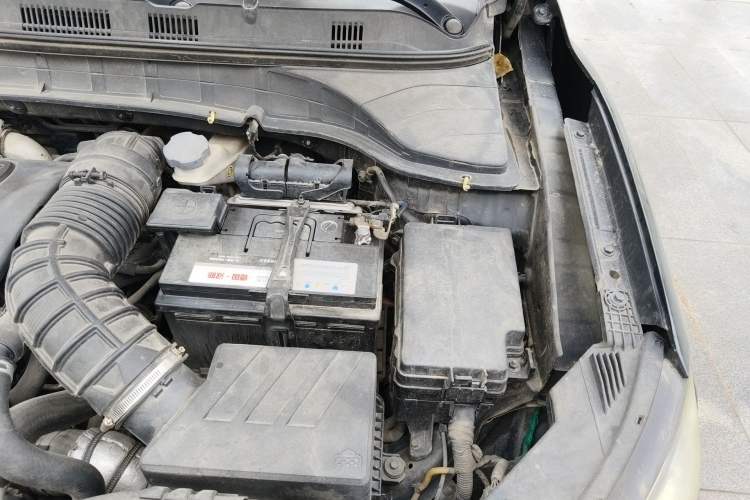 Used Hyundai ENCINO 2018 1.6T Dual-Clutch ZhiPao Edition China V Standard Engine Bay Left