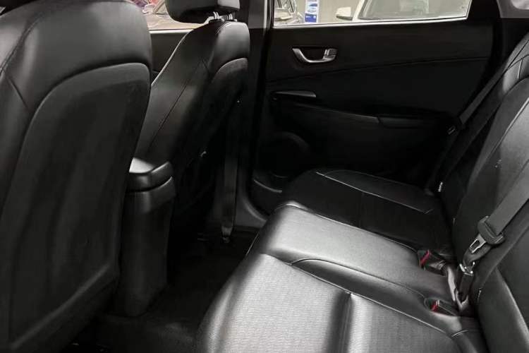 Used Hyundai ENCINO 2018 1.6T Dual-Clutch Zhilian Edition China V Standard Interior 3