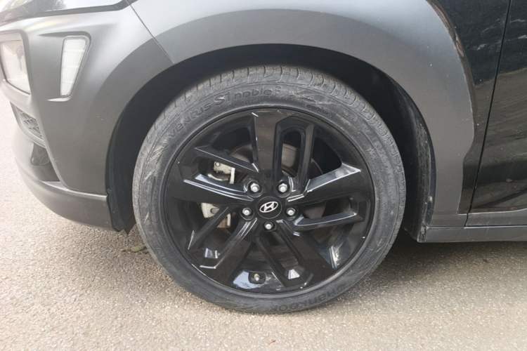 Used Hyundai ENCINO 2018 1.6T Dual-Clutch ZhiPao Edition China V Standard Left Front Wheel Hub
