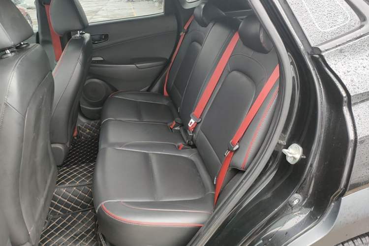 Used Hyundai ENCINO 2018 1.6T Dual-Clutch ZhiPao Edition China V Standard Left Rear Seat