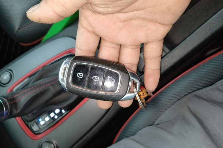 Used Hyundai ENCINO 2018 1.6T Dual-Clutch ZhiPao Edition China V Standard Vehicle Key