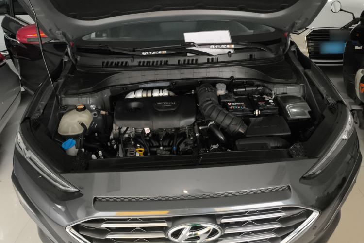 Used Hyundai ENCINO 2018 1.6T Dual-Clutch Zhilian Edition China V Standard Engine Bay