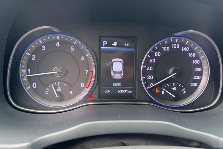 Used Hyundai ENCINO 2018 1.6T Dual-Clutch ZhiPao Edition China V Standard Odometer Close Up