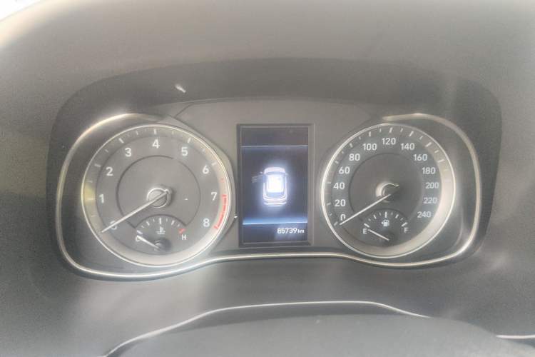 Used Hyundai ENCINO 2018 1.6T Dual-Clutch ZhiPao Edition China V Standard Odometer Close Up