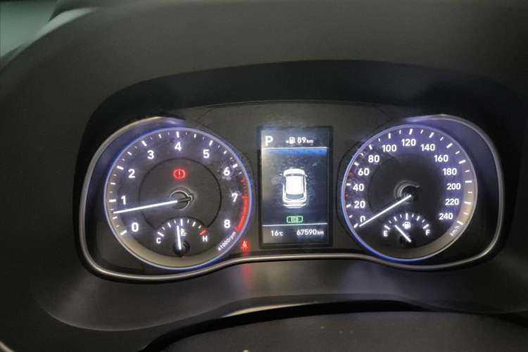 Used Hyundai ENCINO 2018 1.6T Dual-Clutch Zhilian Edition China V Standard Odometer Close Up