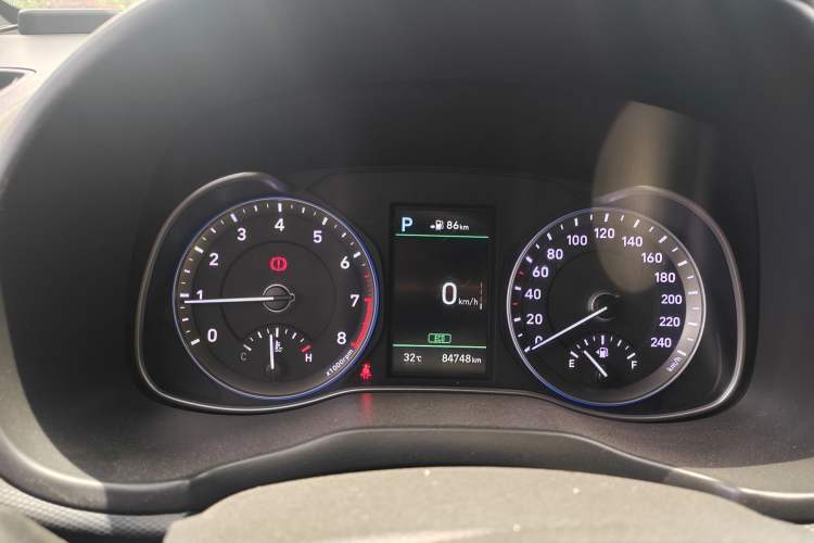 Used Hyundai ENCINO 2018 1.6T Dual-Clutch ZhiPao Edition China V Standard Odometer Close Up