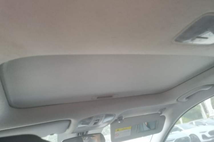 Used Hyundai ENCINO 2018 1.6T Dual-Clutch Zhilian Edition China V Standard Headliner