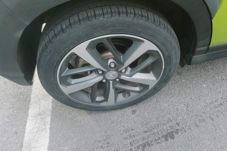 Used Hyundai ENCINO 2018 1.6T Dual-Clutch Zhilian Edition China V Standard Right Rear Wheel Hub
