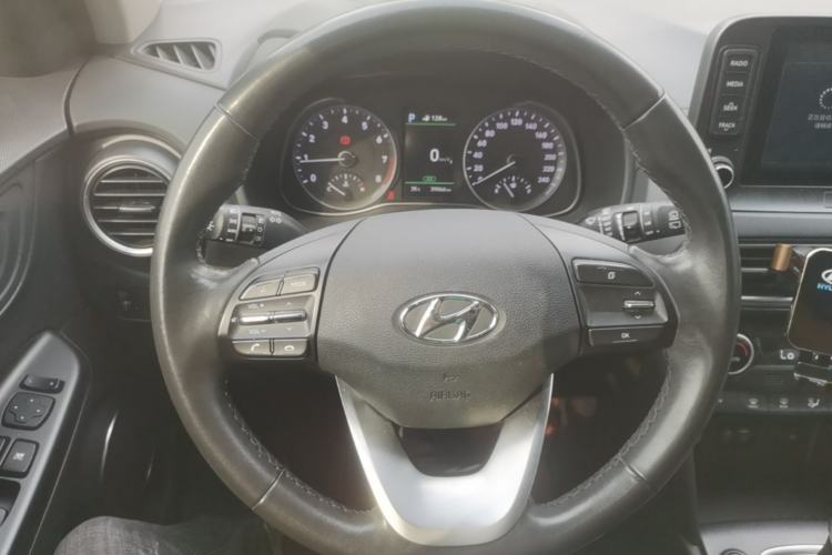 Used Hyundai ENCINO 2018 1.6T Dual-Clutch Zhilian Edition China V Standard Steering Wheel