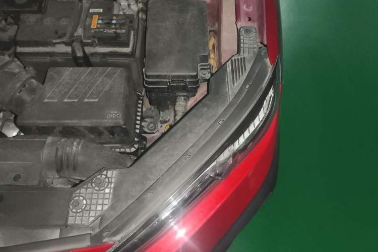 Used Hyundai ENCINO 2018 1.6T Dual-Clutch Zhilian Edition China V Standard Engine Bay Left