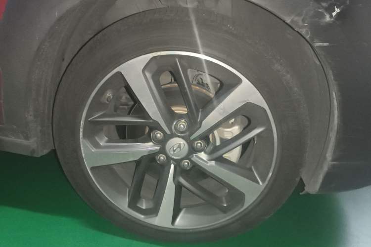Used Hyundai ENCINO 2018 1.6T Dual-Clutch Zhilian Edition China V Standard Right Front Wheel Hub