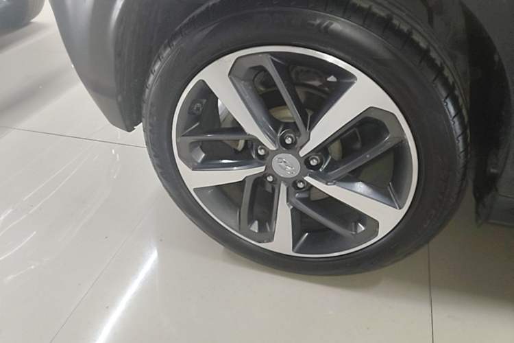 Used Hyundai ENCINO 2018 1.6T Dual-Clutch Zhilian Edition China V Standard Right Rear Wheel Hub