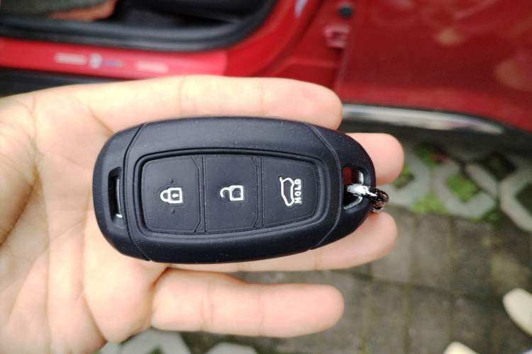 Used Hyundai ENCINO 2018 1.6T Dual-Clutch ZhiPao Edition China V Standard Vehicle Key