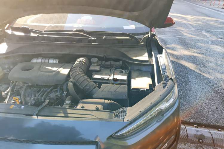 Used Hyundai ENCINO 2018 1.6T Dual-Clutch ZhiPao Edition China V Standard Engine Bay Left