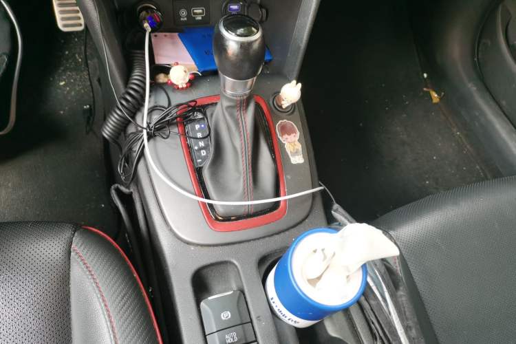 Used Hyundai ENCINO 2018 1.6T Dual-Clutch ZhiPao Edition China V Standard Gear Lever