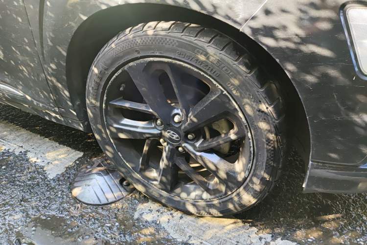 Used Hyundai ENCINO 2018 1.6T Dual-Clutch ZhiPao Edition China V Standard Right Front Wheel Hub