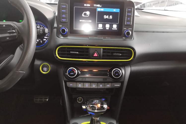 Used Hyundai ENCINO 2018 1.6T Dual-Clutch ZhiPao Edition China V Standard Audio And AC Panel