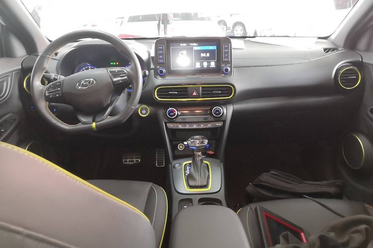 Used Hyundai ENCINO 2018 1.6T Dual-Clutch ZhiPao Edition China V Standard Center Console