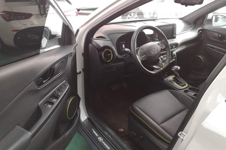 Used Hyundai ENCINO 2018 1.6T Dual-Clutch ZhiPao Edition China V Standard Driver Seat